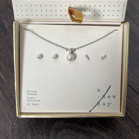 A New Day Necklace & Earrings Set - Picture 1 of 6